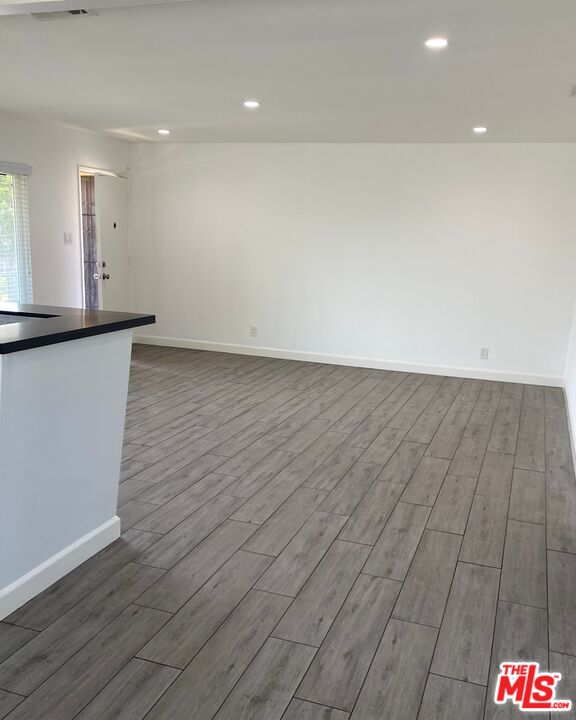 1049 Larch St Unit: 4