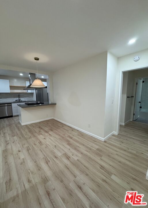 5651 Sumner Way Unit: 309