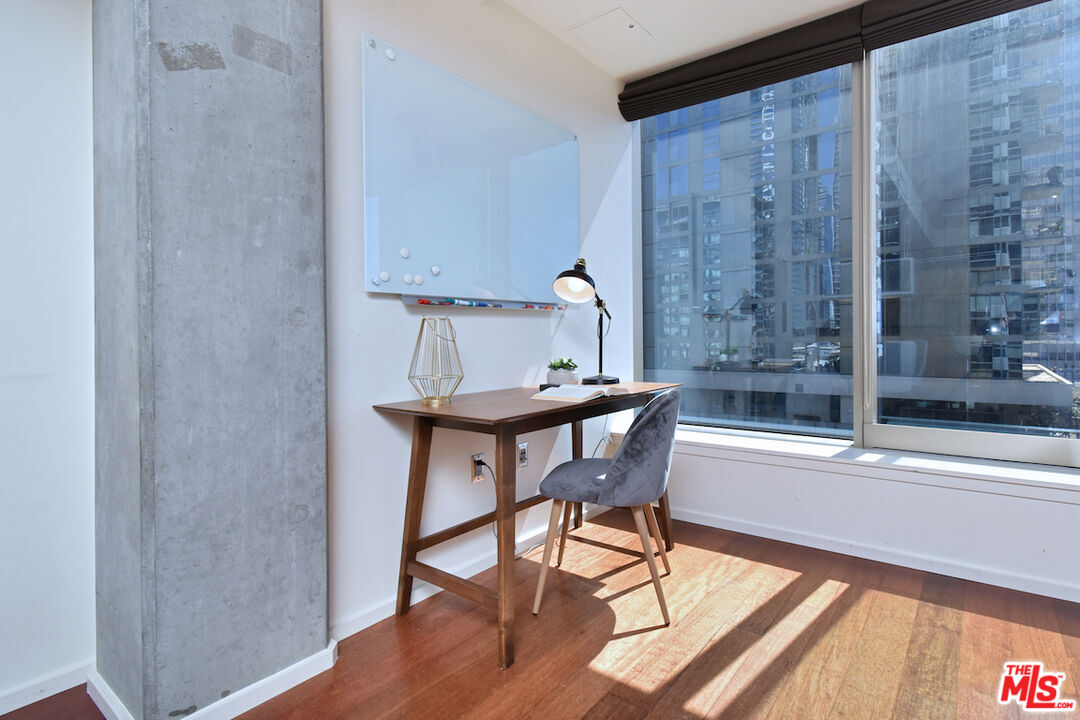 1155 S Grand Ave Unit: 915