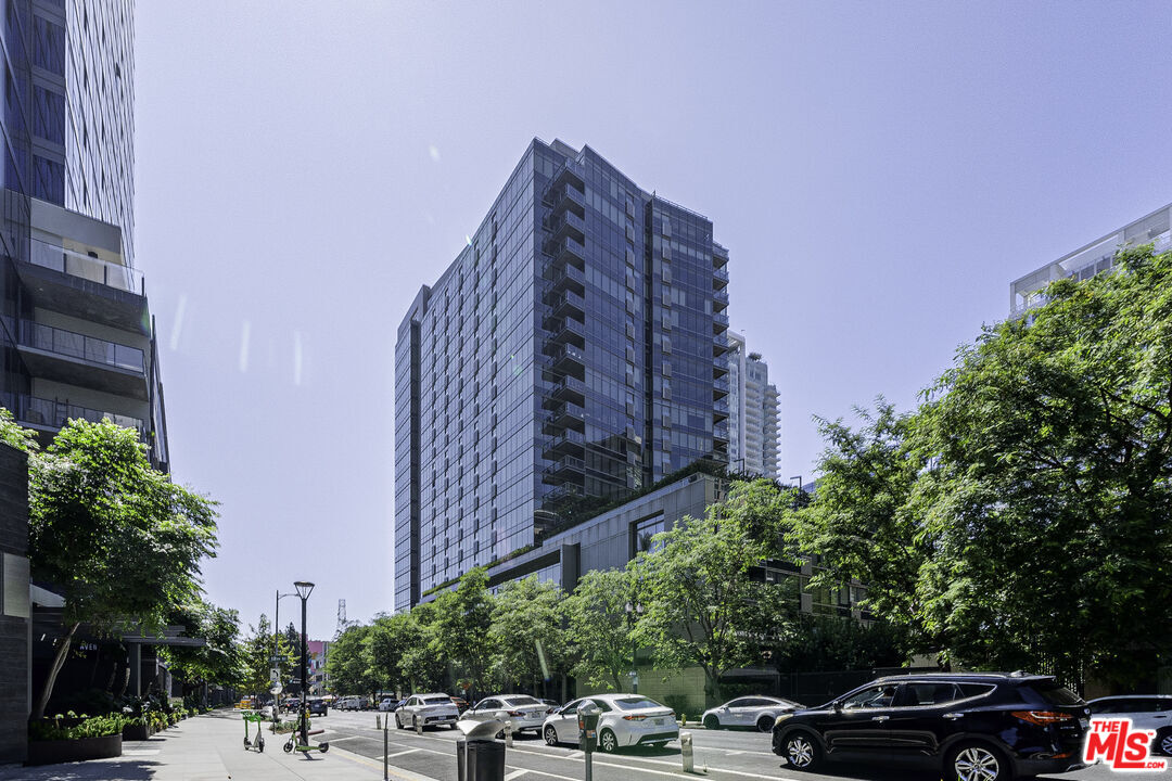 1155 S Grand Ave Unit: 915