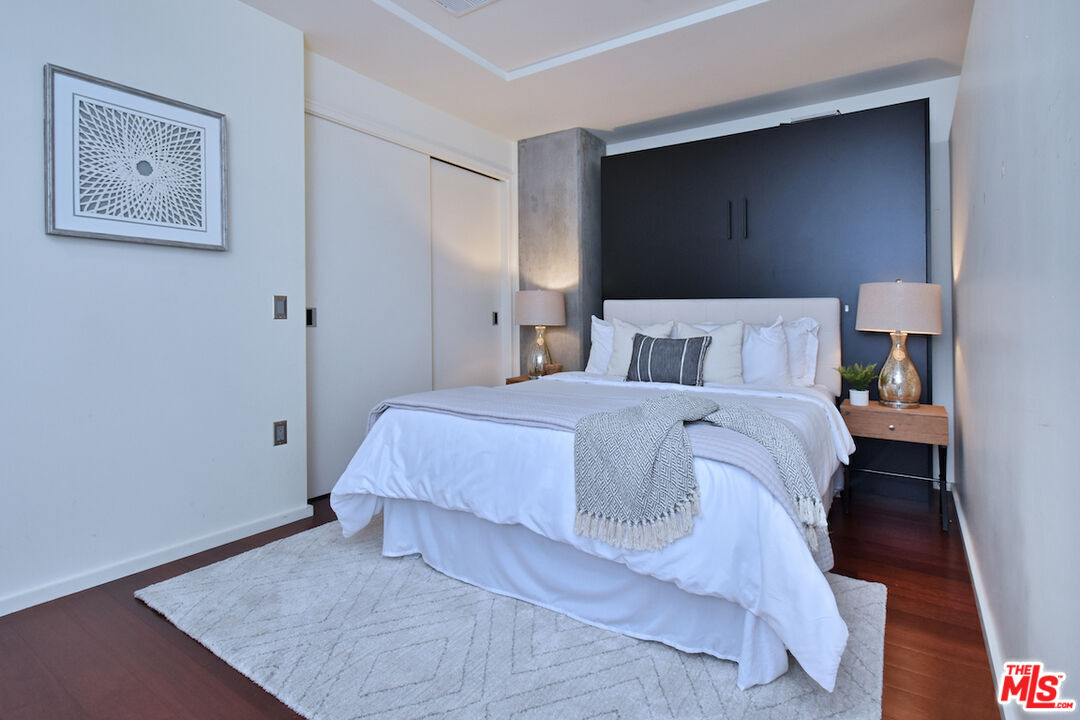 1155 S Grand Ave Unit: 915