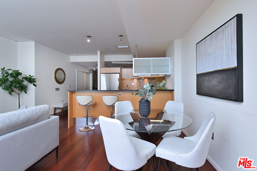 1155 S Grand Ave Unit: 915