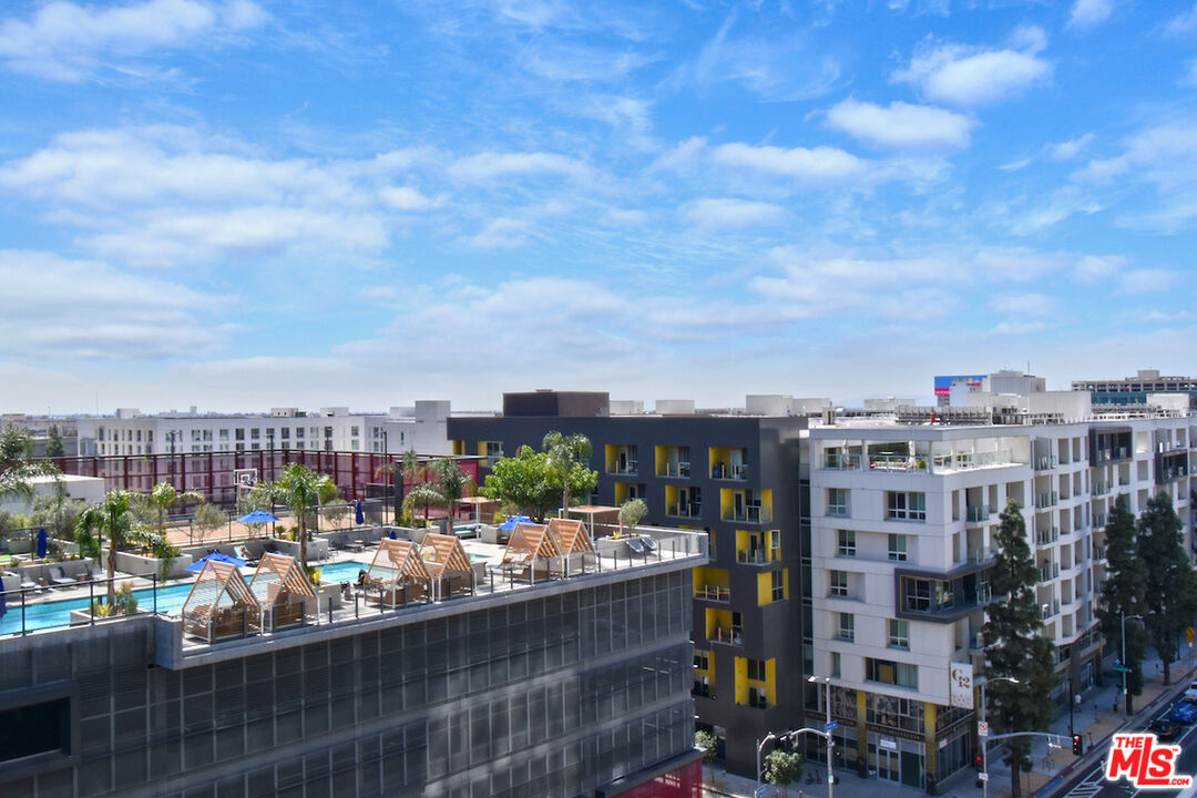 1155 S Grand Ave Unit: 915