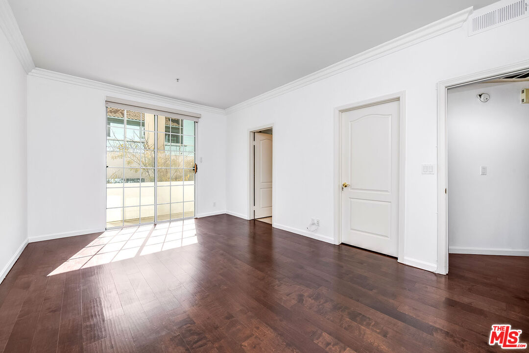 10630 Eastborne Ave Unit: 203