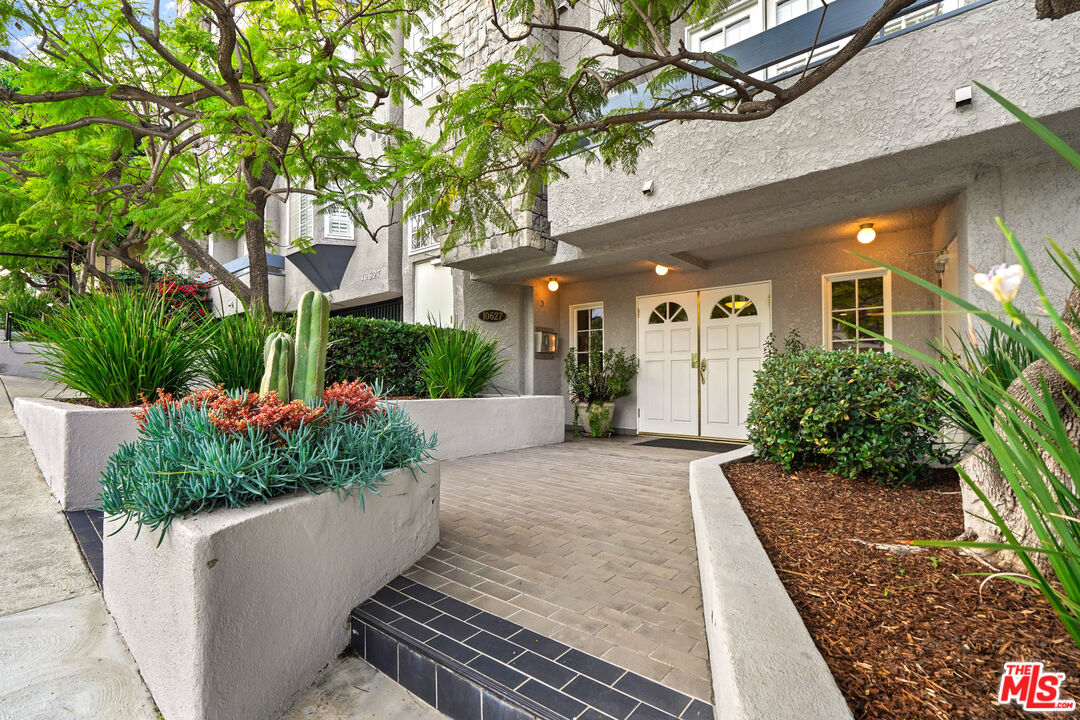 10627 Ashton Ave Unit: 302