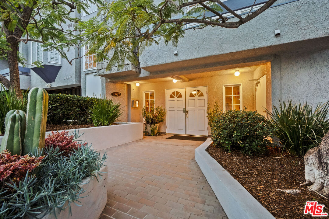 10627 Ashton Ave Unit: 302