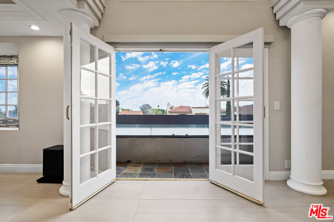 10627 Ashton Ave Unit: 302