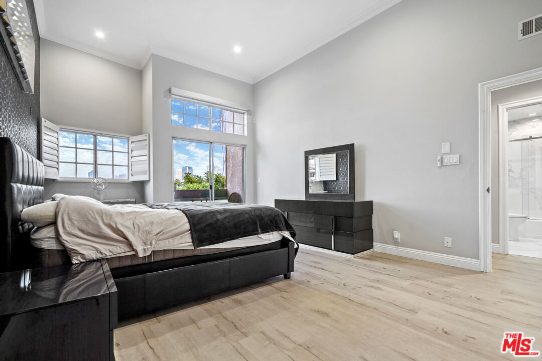 10627 Ashton Ave Unit: 302