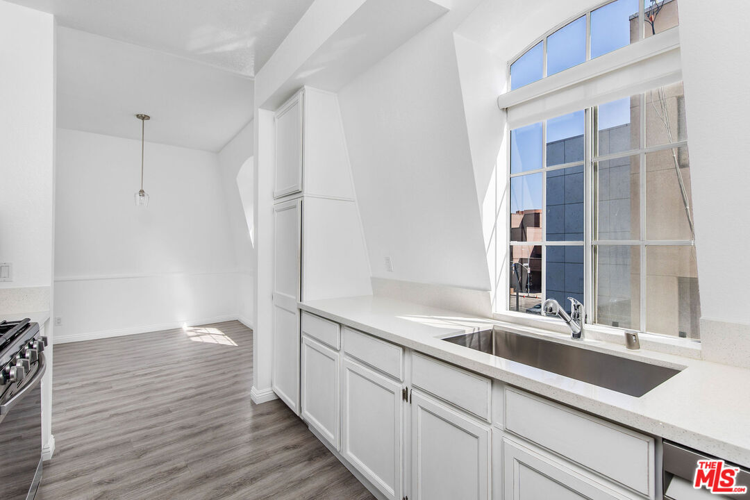 9800 Vidor Dr Unit: 303