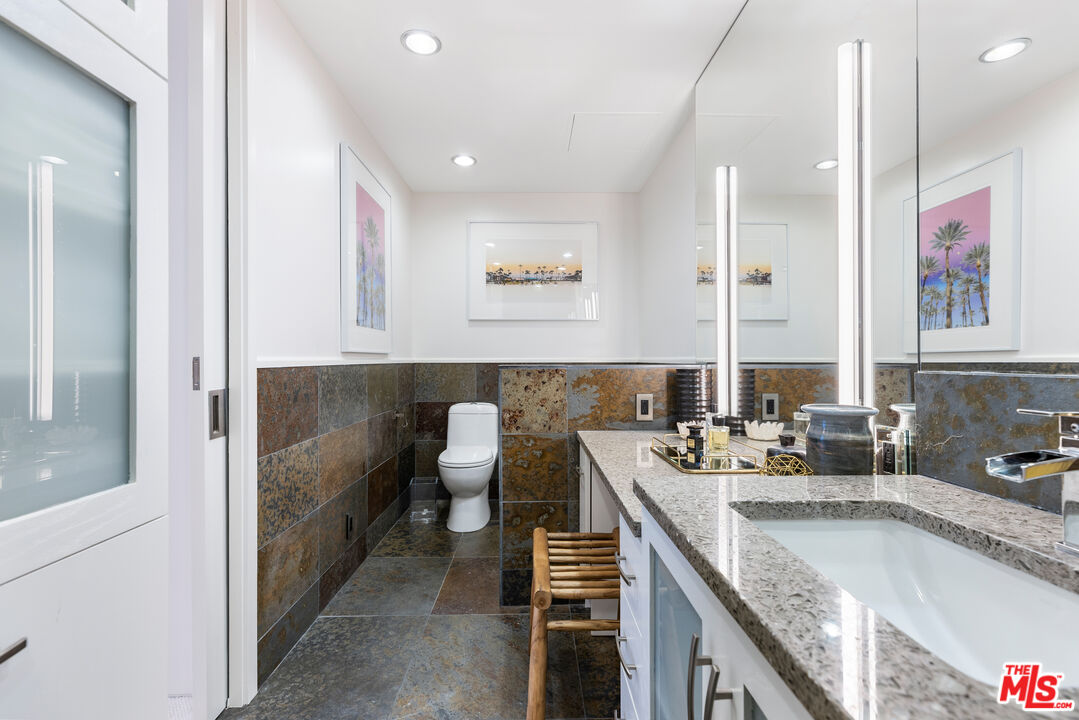 9255 Doheny Rd Unit: 1006