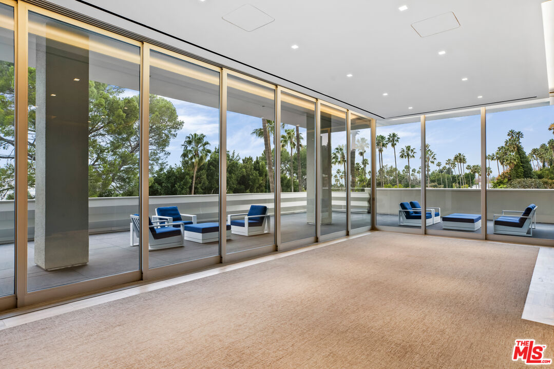 9255 Doheny Rd Unit: 1006