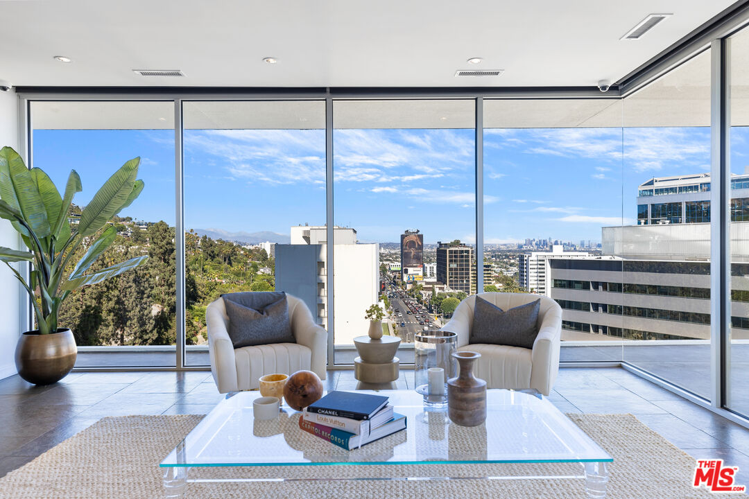 9255 Doheny Rd Unit: 1006