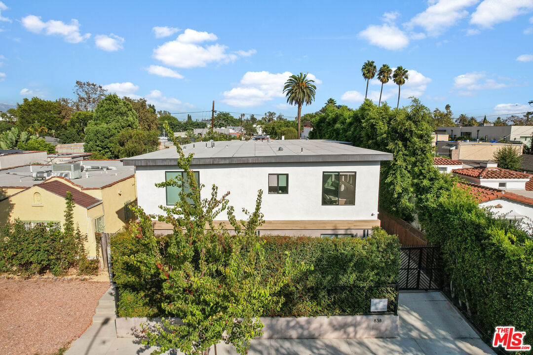 838 N Mansfield Ave Unit: 102