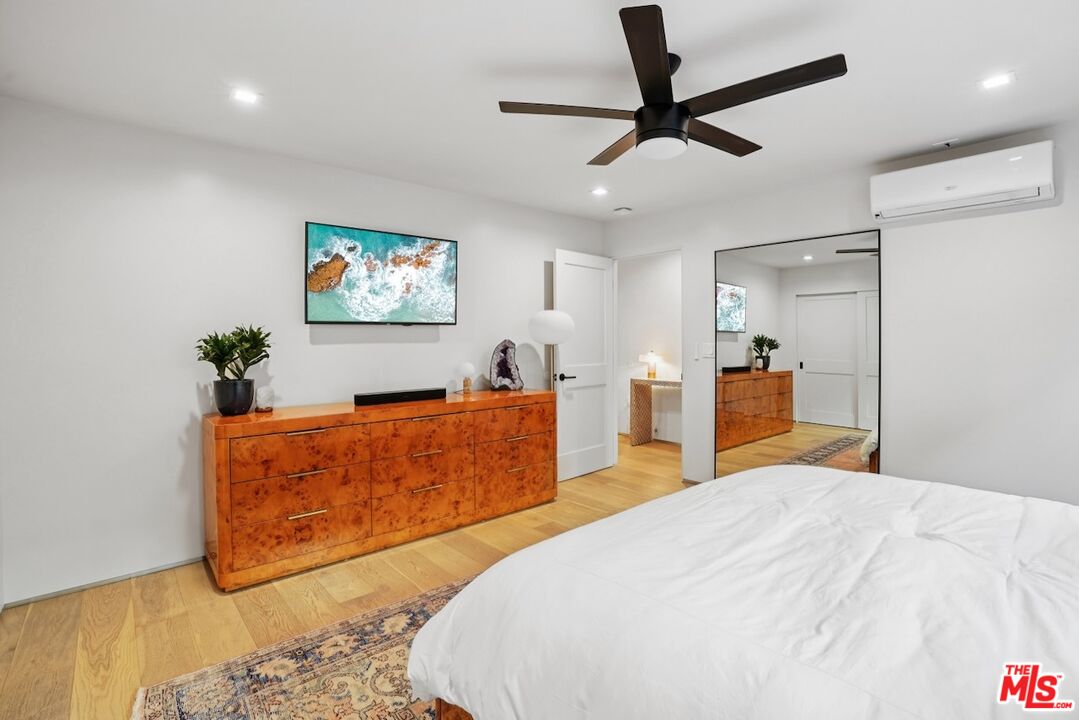 838 N Mansfield Ave Unit: 102