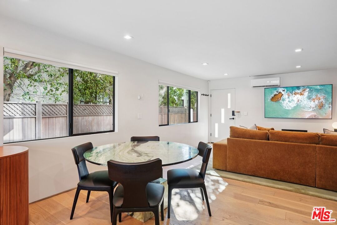 838 N Mansfield Ave Unit: 102