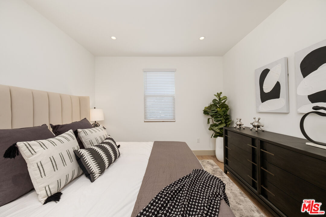 130 S Sepulveda Blvd Unit: 412