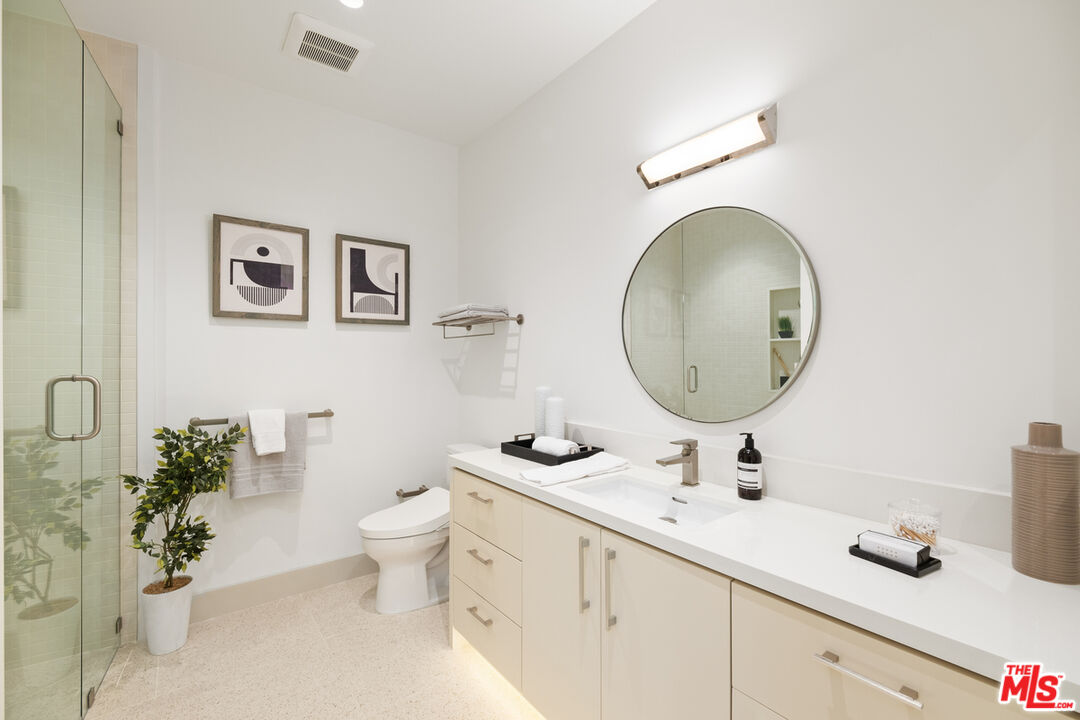 130 S Sepulveda Blvd Unit: 412