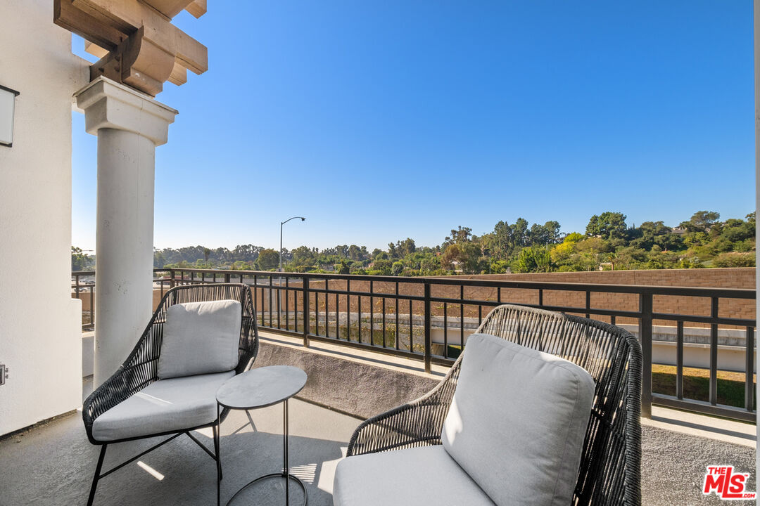 130 S Sepulveda Blvd Unit: 412