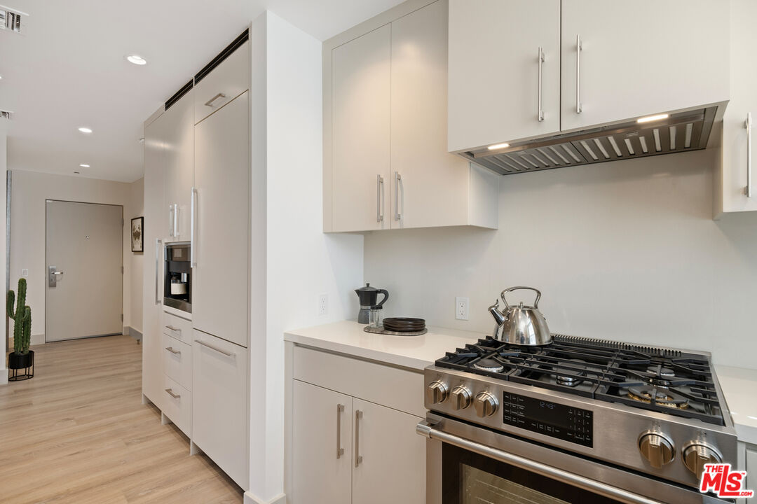 130 S Sepulveda Blvd Unit: 412