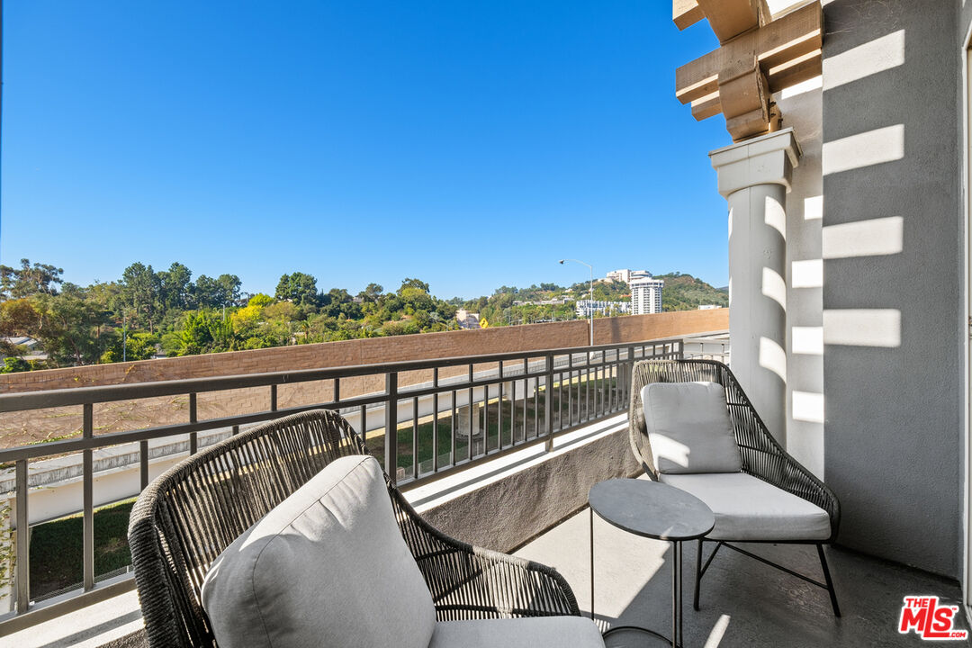 130 S Sepulveda Blvd Unit: 412