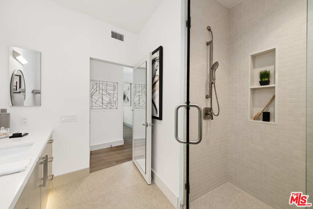 130 S Sepulveda Blvd Unit: 412