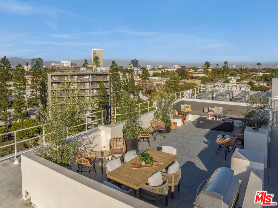 1110 S Spaulding Ave Unit: 102