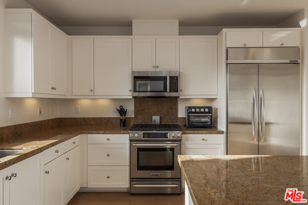 12887 Runway Rd Unit: 3