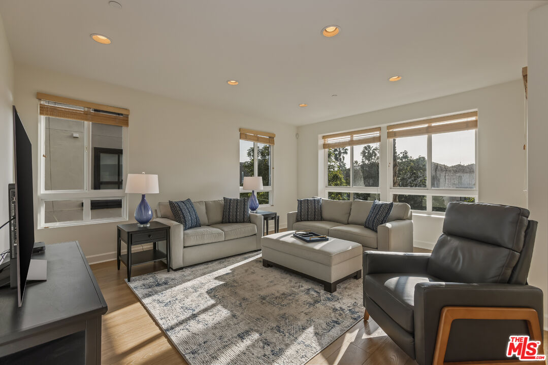 12887 Runway Rd Unit: 3