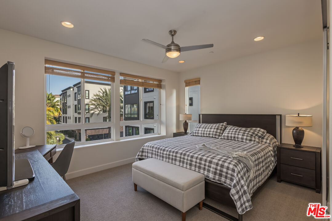 12887 Runway Rd Unit: 3