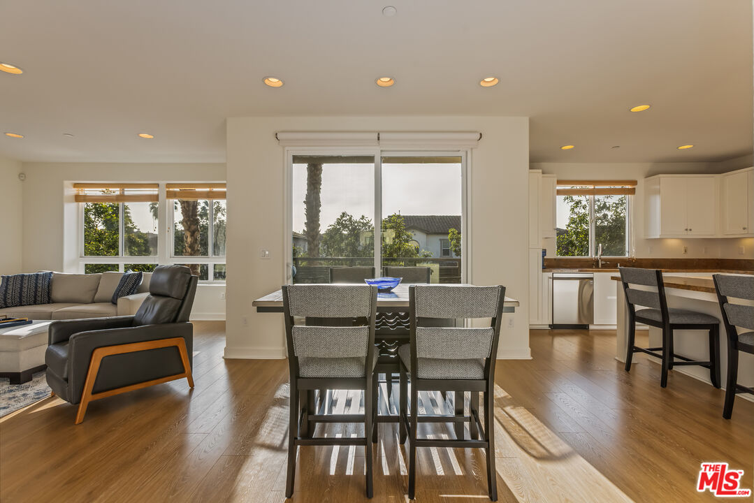 12887 Runway Rd Unit: 3