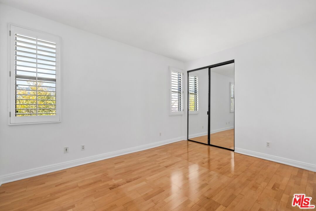 455 N Oakhurst Dr Unit: 3