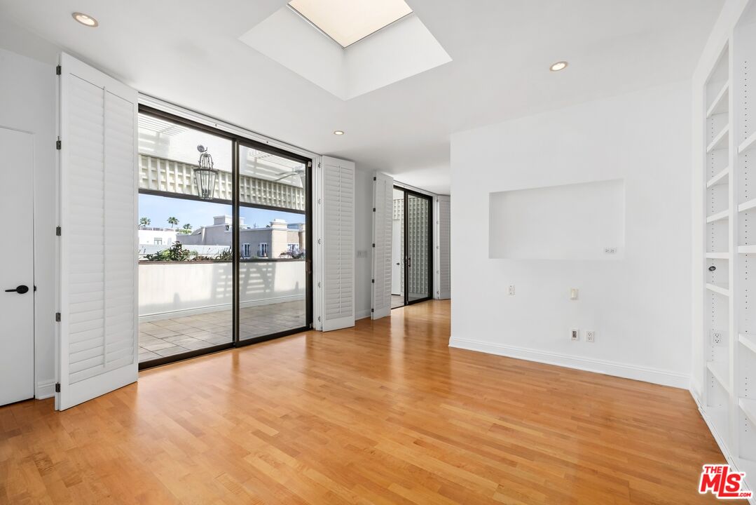 455 N Oakhurst Dr Unit: 3