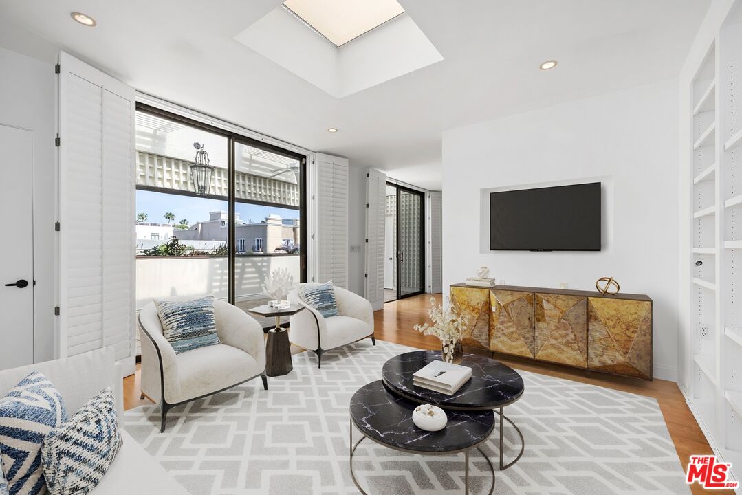 455 N Oakhurst Dr Unit: 3