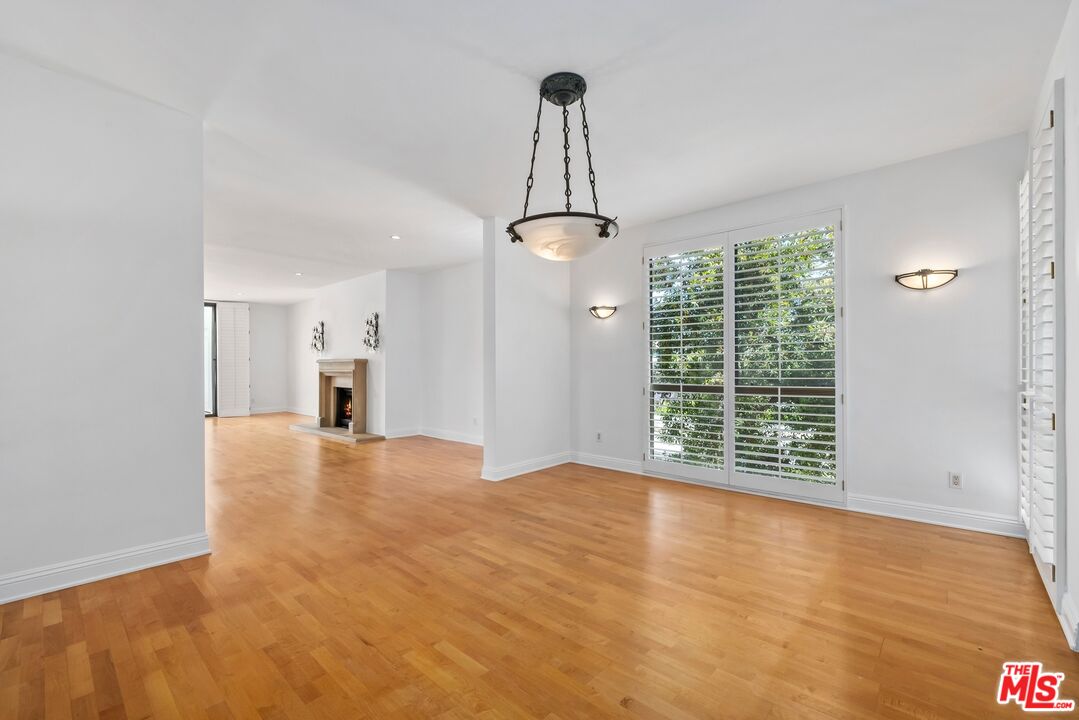 455 N Oakhurst Dr Unit: 3