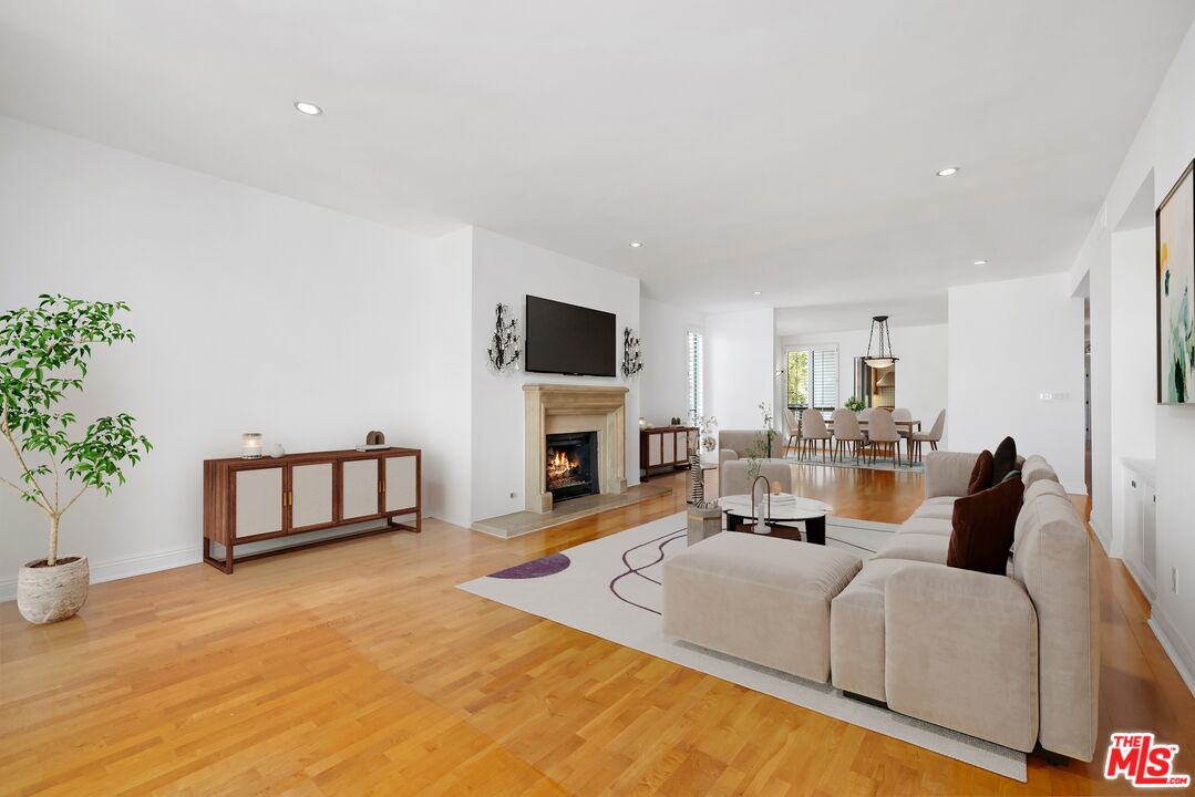 455 N Oakhurst Dr Unit: 3