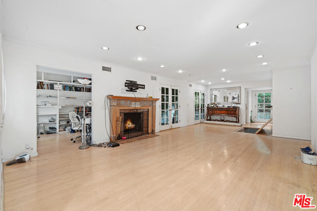 1340 Sierra Alta Way