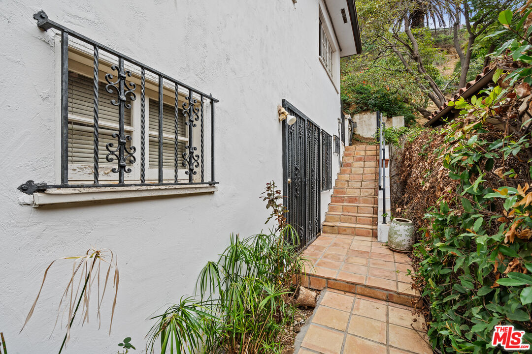 1340 Sierra Alta Way