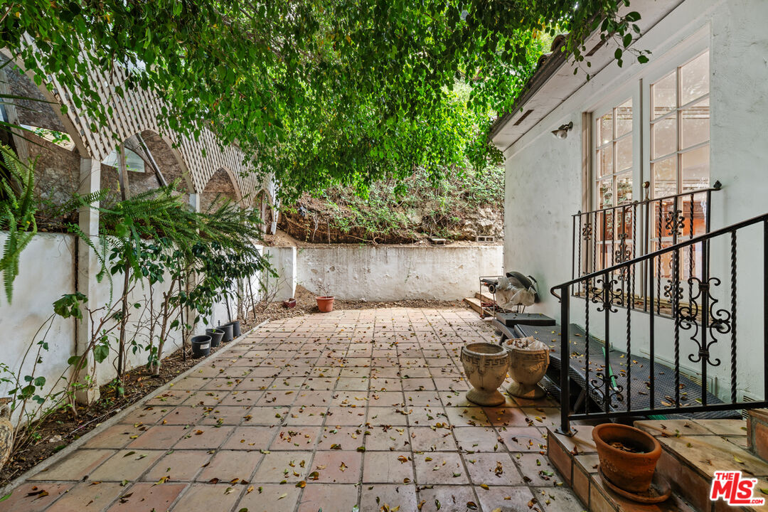 1340 Sierra Alta Way