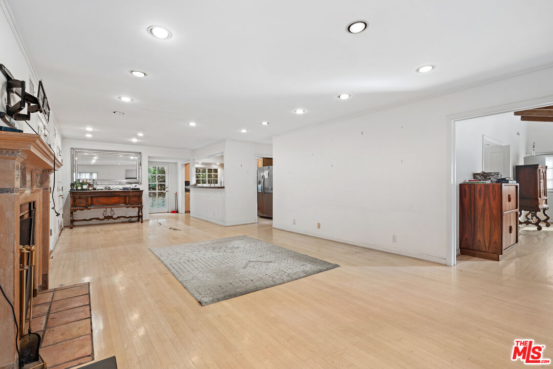 1340 Sierra Alta Way