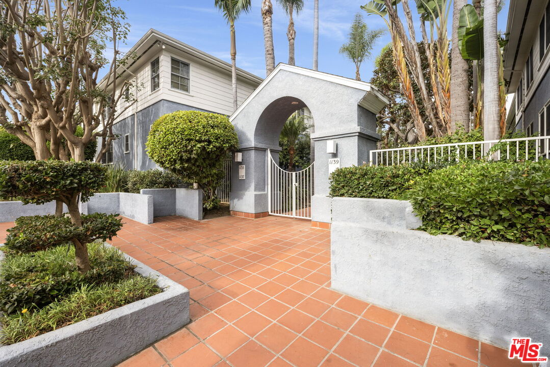 1137 26th St Unit: D