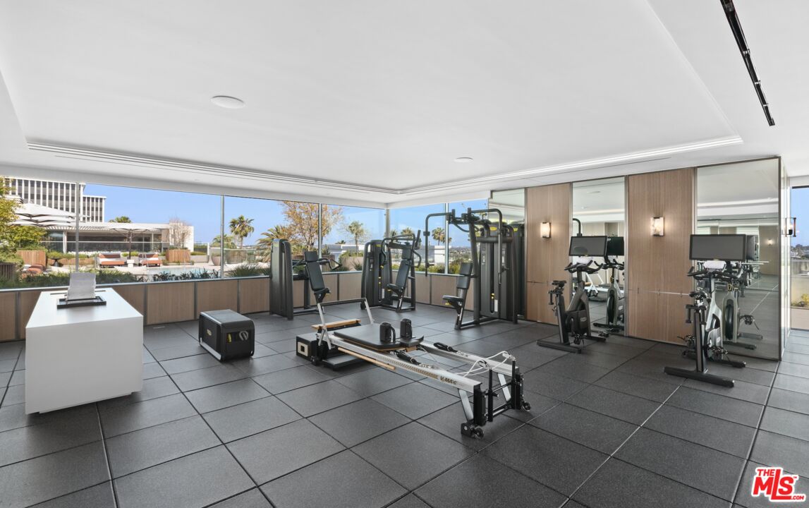 9200 Wilshire Blvd Unit: 202W