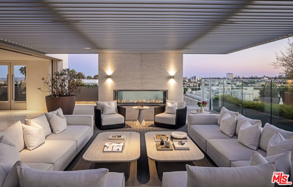 9200 Wilshire Blvd Unit: 202W
