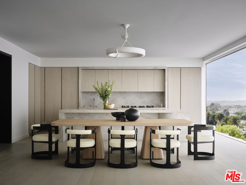 9200 Wilshire Blvd Unit: 202W