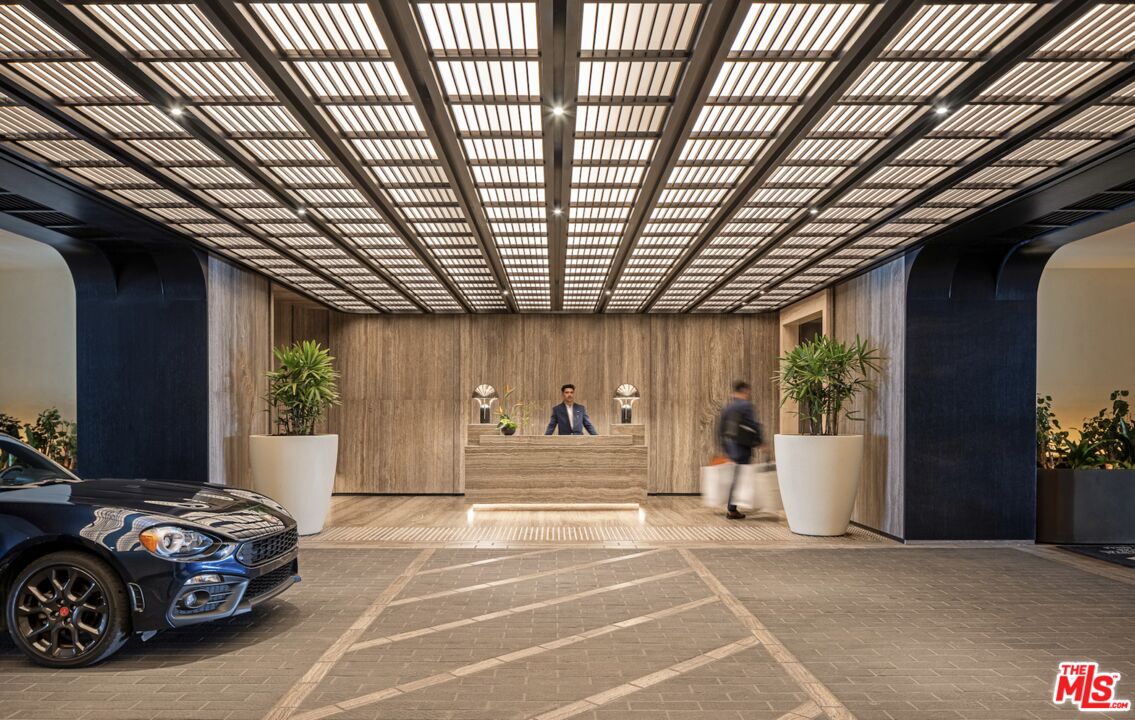 9200 Wilshire Blvd Unit: 202W