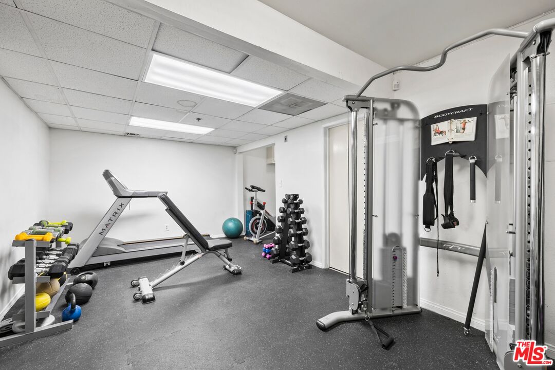 5143 Bakman Ave Unit: 406