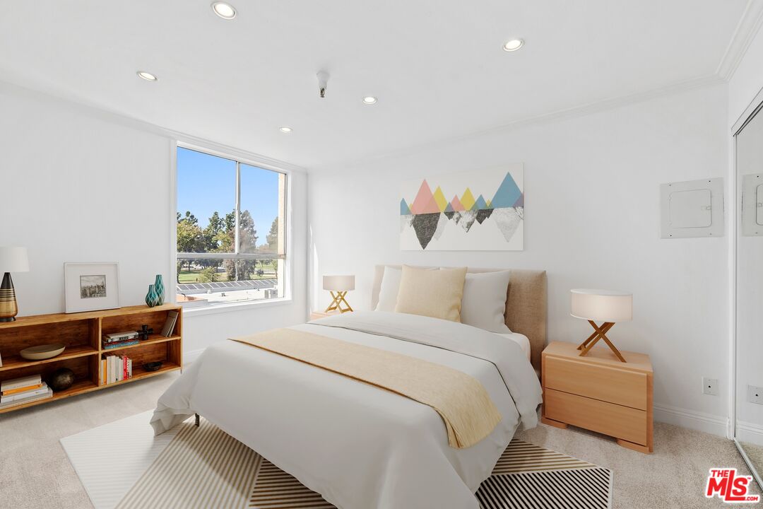 5143 Bakman Ave Unit: 406