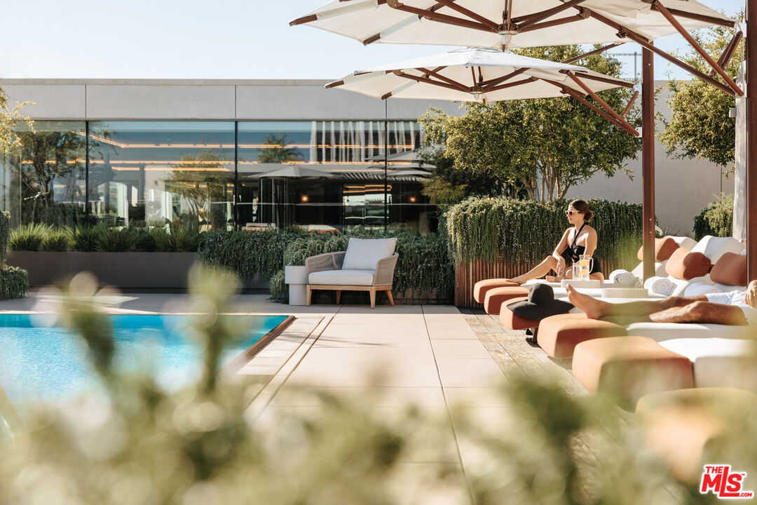 9200 Wilshire Blvd Unit: 305E