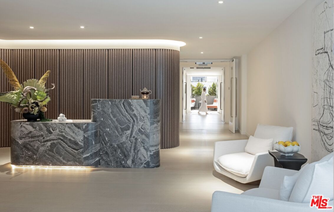 9200 Wilshire Blvd Unit: 404E