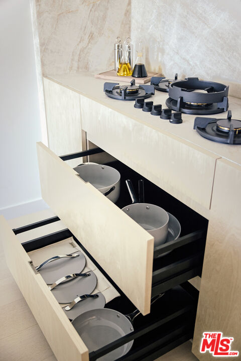 9200 Wilshire Blvd Unit: 404E