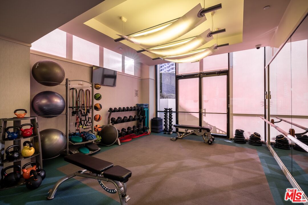 10560 Wilshire Blvd Unit: 205